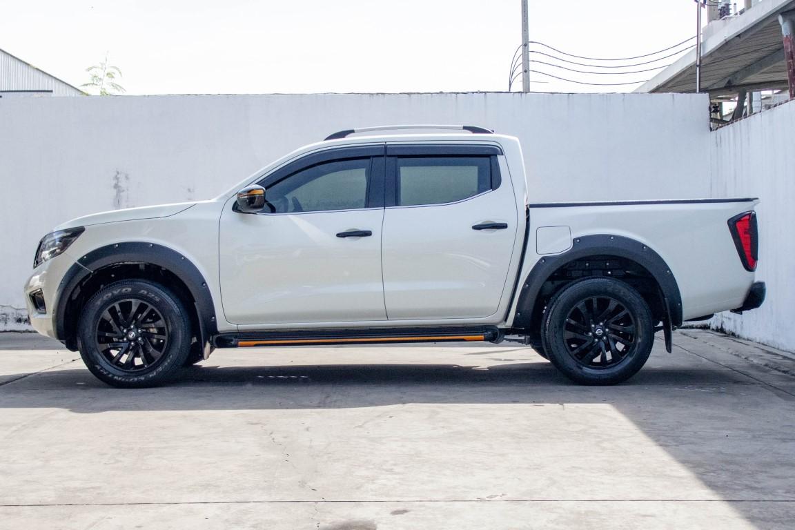 Nissan Navara Doublecab Calibre 2.5E Black Edition II M/T 2019 *LK0580*